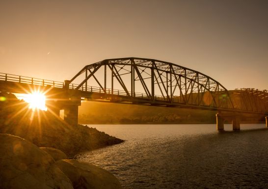 Sun setting over the Bethanga Bridge in Bellbridge, The Murry